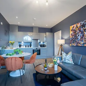 Apartment Elliot Oliver - Loft Style 2 Bedroom With Parking In The Docks 