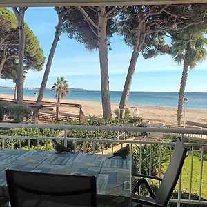  Apartamento Primera Linea De Mar En España