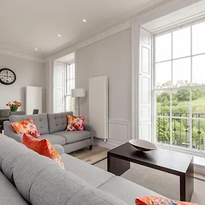 Destiny Scotland - Chisholm Hunter Appartement