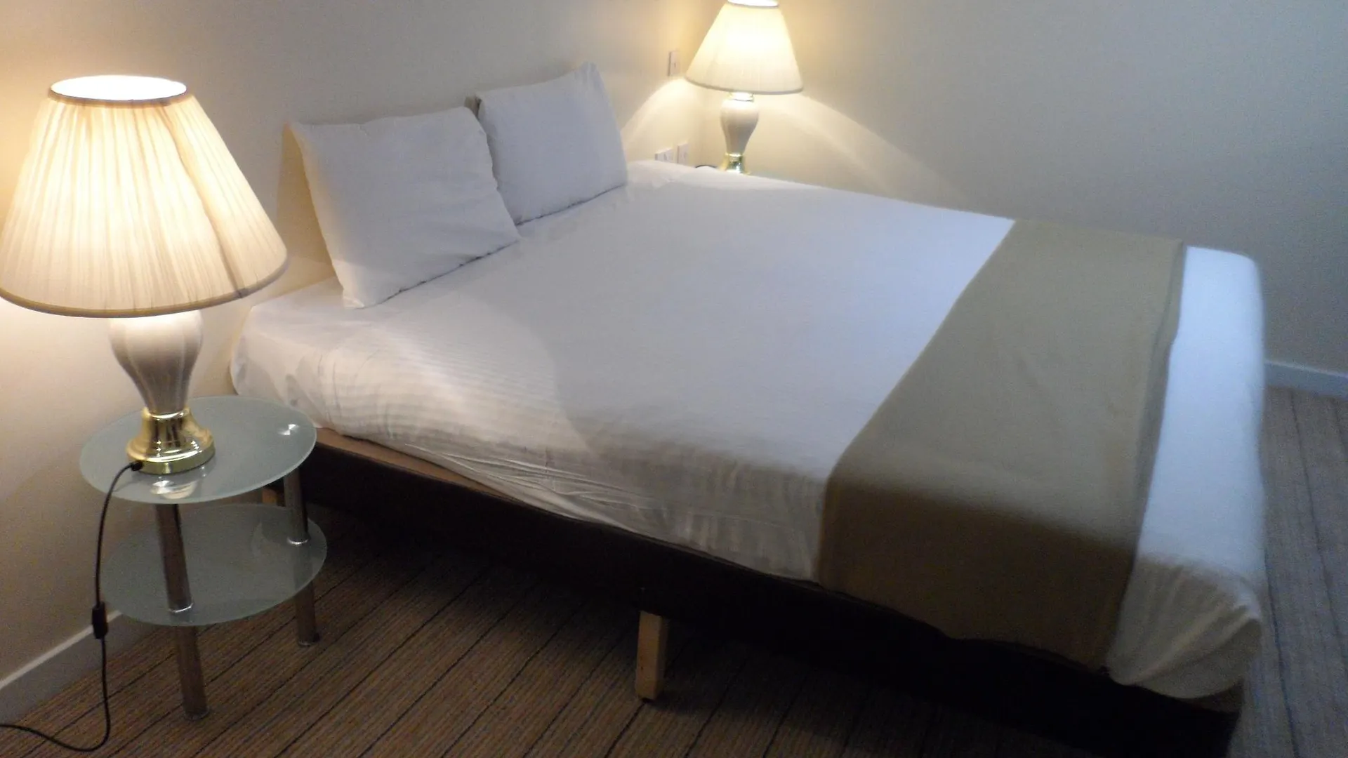 Britannia Edinburgh Hotel 3*,